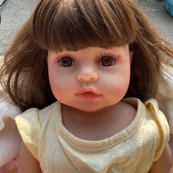 Anatomically correct 22 inch reborn doll - Picture 2 of 2